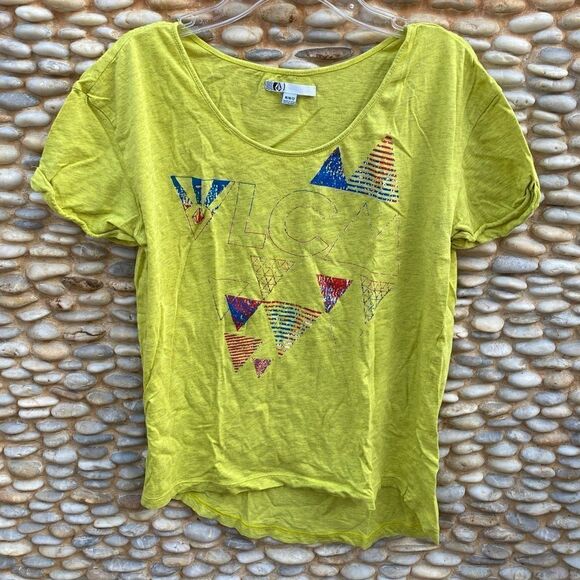 Volcom Yellow/Green Logo Graphic Cropped T-Shirt. Size Medium. VGUC! - Picture 1 of 3